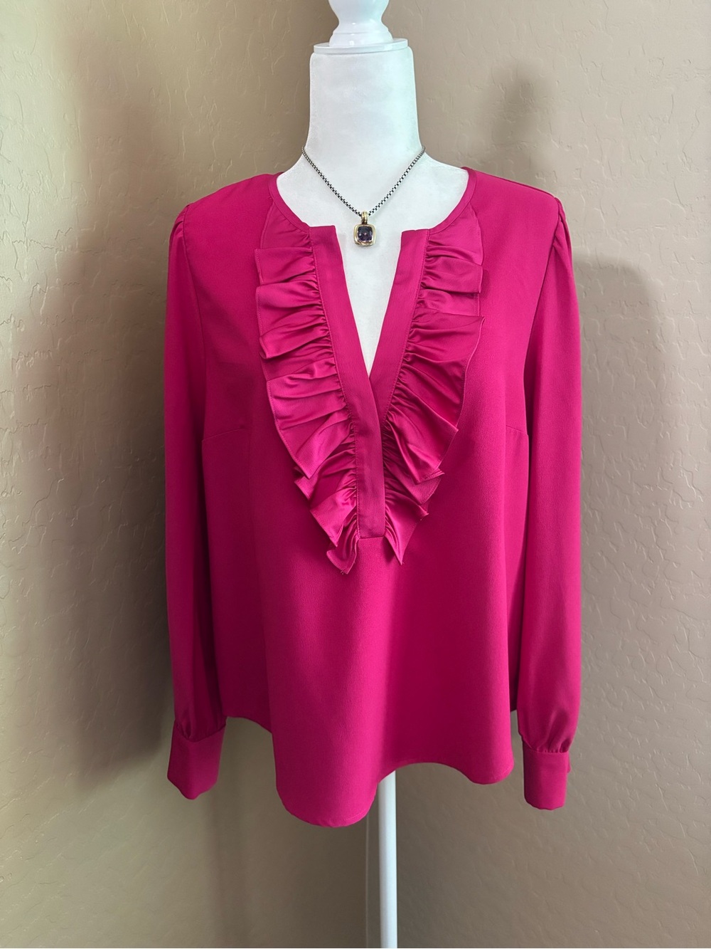J. CREW 💕 V-Neck Ruffle Blouse - Picture 2 of 14